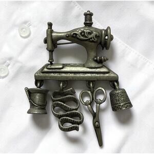 VINTAGE BROOCH With Charms DaneCraft Sewing Machine Pewter Pin 3405-32